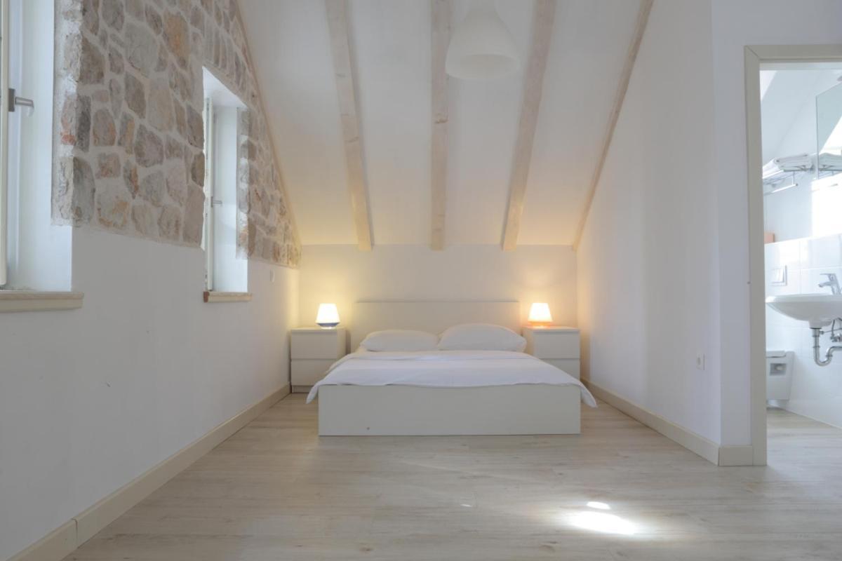 Hotel Maestral Prvić Luka Buitenkant foto
